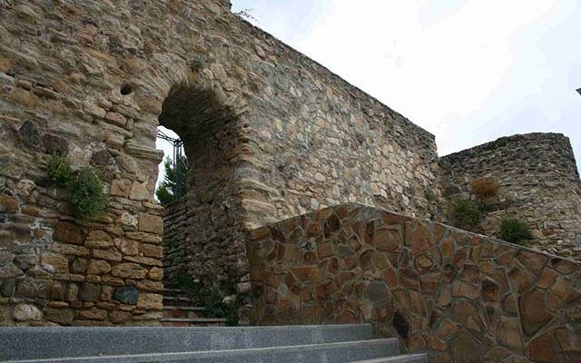 Castillo del Cementerio & Murallas Fortaleza Nazarí