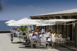 Vista del Hotel Playa de La Luz y Restaurante La gaviota